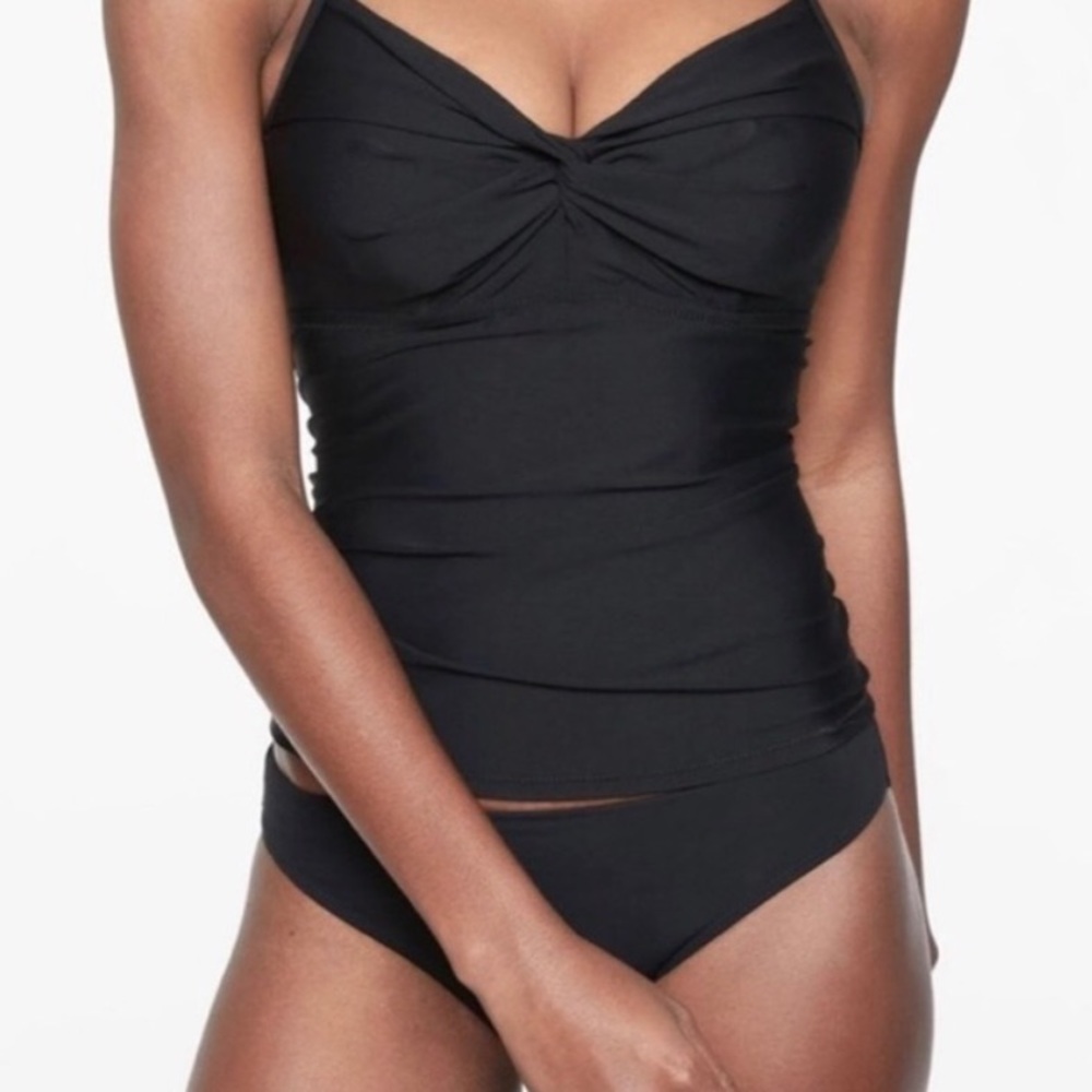 ATHLETA Black Tankini Top TWISTED 34 B/C Excellent Condition adjustable straps